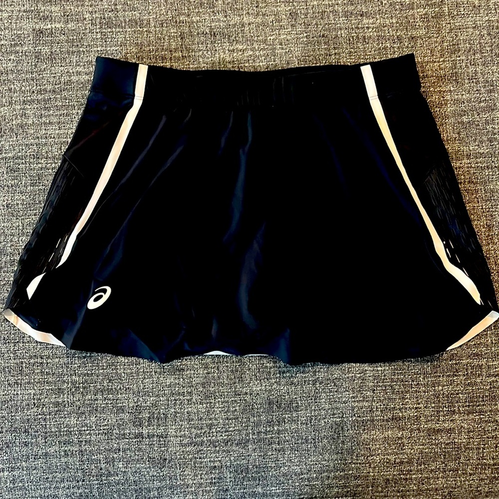 ASICS black womens tennis or running skirt size medium - reflective